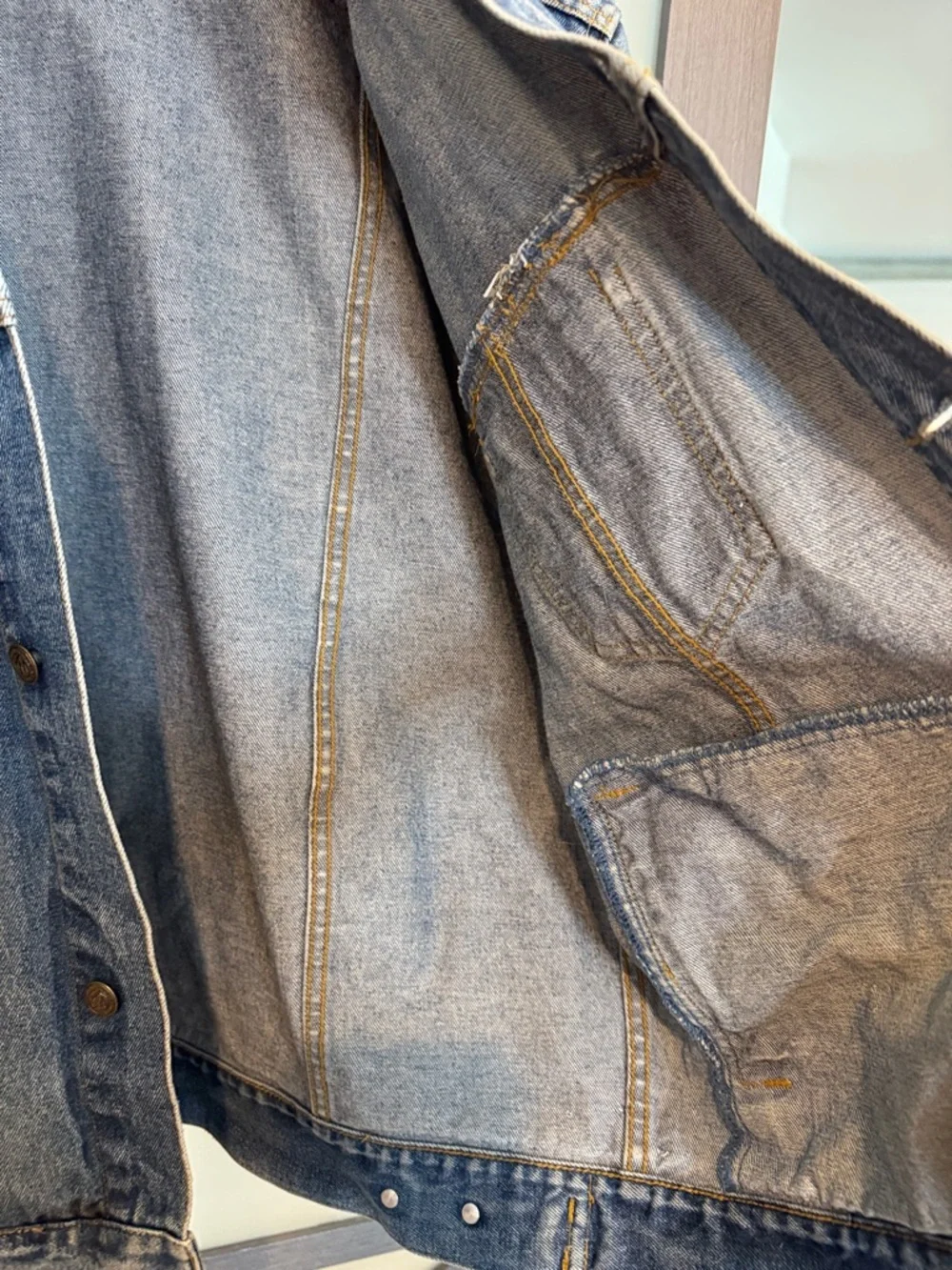 Marlboro Country Store Men's Blue Denim Jacket with Genuine Leather Collar 90’s